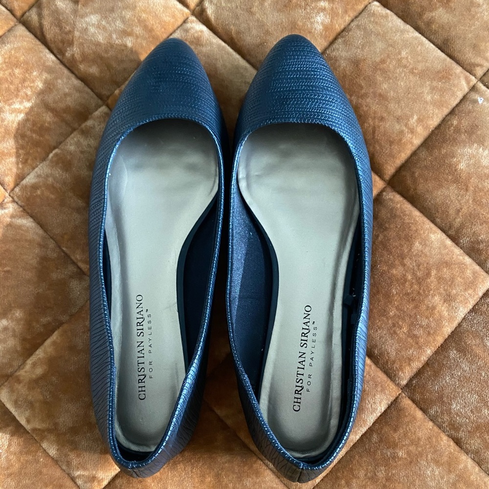 Super chic black patterned flats size 9 1/2